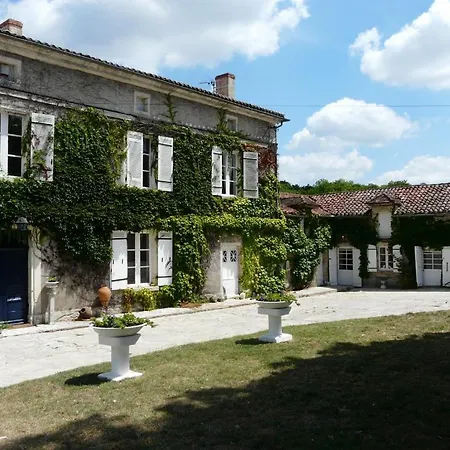Domaine De Fauveau Bed & Breakfast *