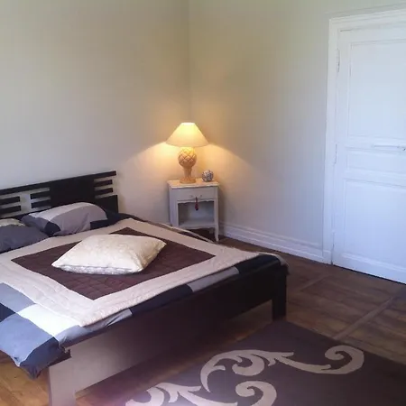 Domaine De Fauveau Bed and Breakfast *